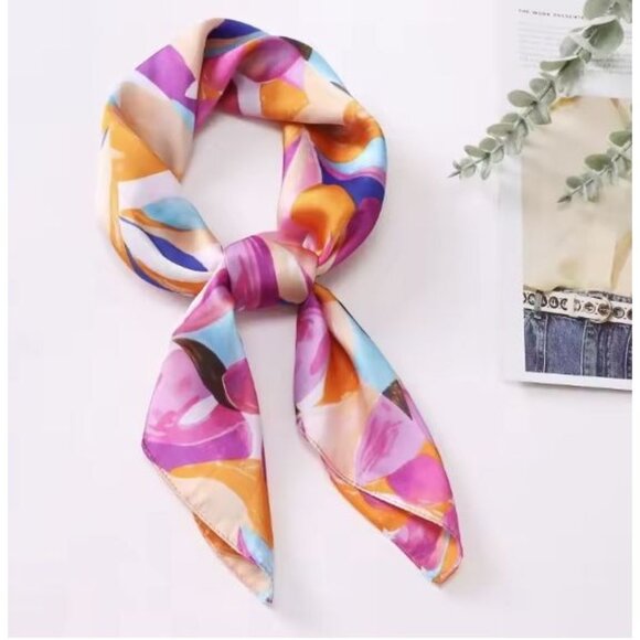 ✨Luxury Chic Silky Square Scarf Purple White Iris Flower Print Head Bandana New✨ - Picture 2 of 5